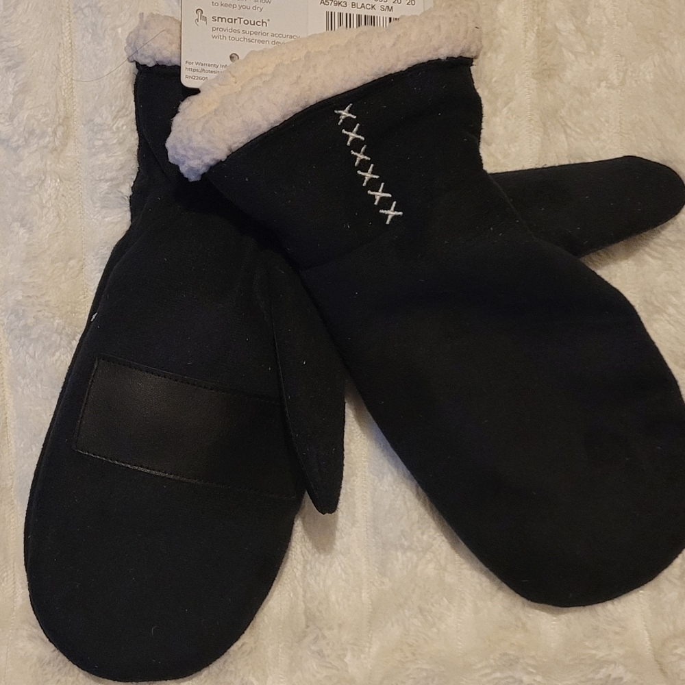 Isotoner Black Mittens, White X Stitching And Fleece Lining, S/M, SmartDri